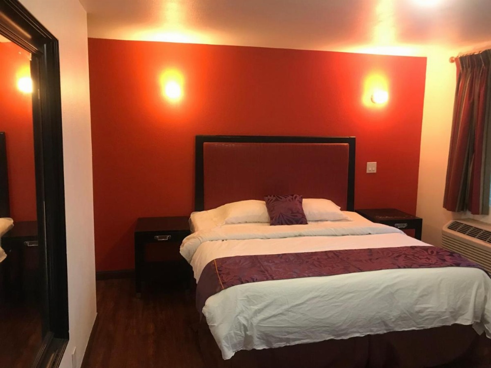norwalk inn & suites Image 15