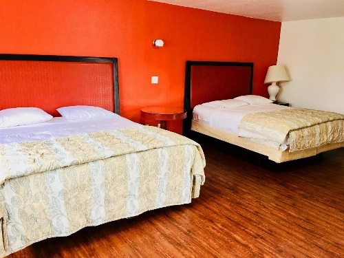 norwalk inn & suites image 3